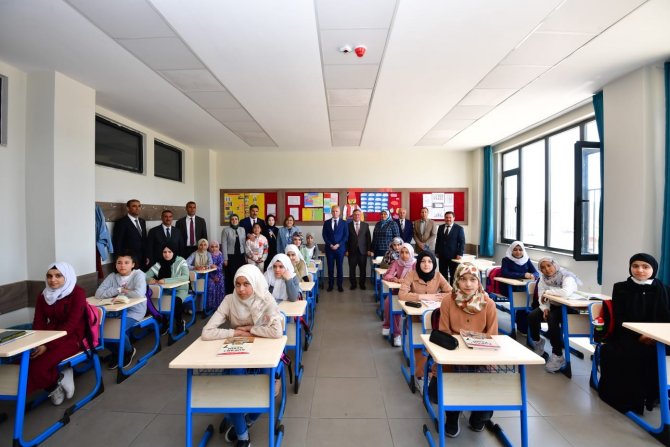 Duygulandıran Açılış