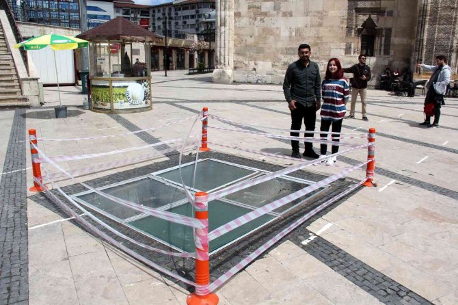 Otların Arasında Kaybolan Tarih
