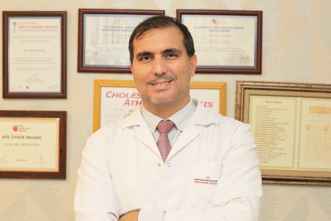 Kapalı Yöntemle Aynı Seansta İki Kalp Kapağı Birden Onarıldı