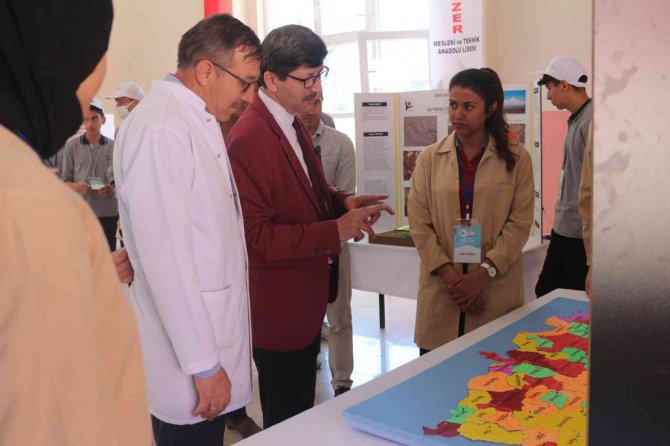 Afyonkarahisar’da Liseli Öğrencilerden Bilim Fuarı
