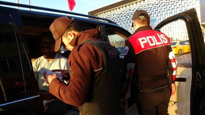 İ̇stanbul’da Helikopter Destekli ‘Yeditepe Huzur’ Uygulaması