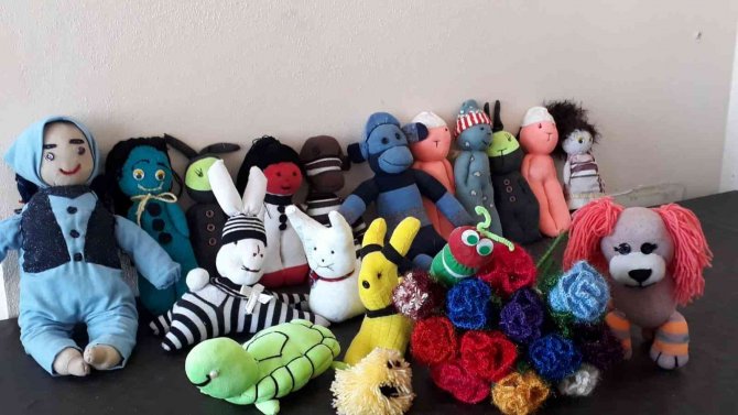 Atık Malzemeler, Hünerli Ellerde Oyuncaklara Dönüştü