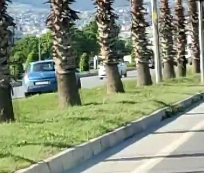 Ters Yönde Akan Trafiğe Karşı İlerledi