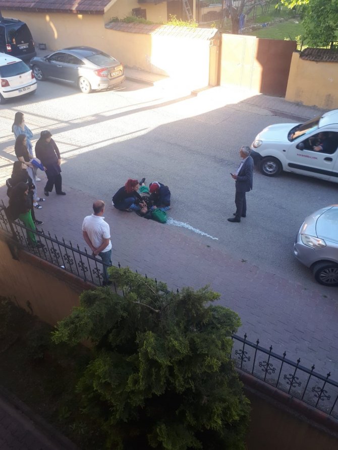 Hafif Ticari Aracın Çarptığı Kadın Hastanede Hayatını Kaybetti