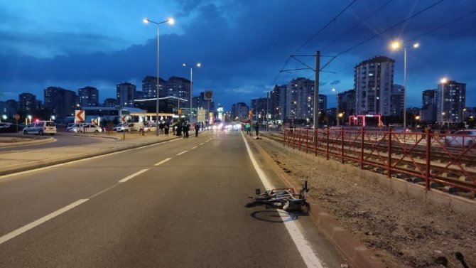 Vicdansızlığın Böylesi: Bisikletliye Çarpan Sürücü Olay Yerinden Kaçtı