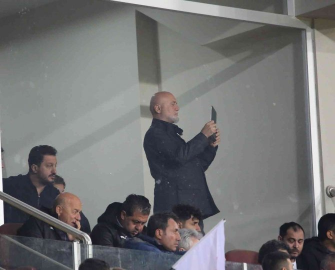 Hikmet Karaman, Sivasspor-alanyaspor Maçını Locadan İzledi