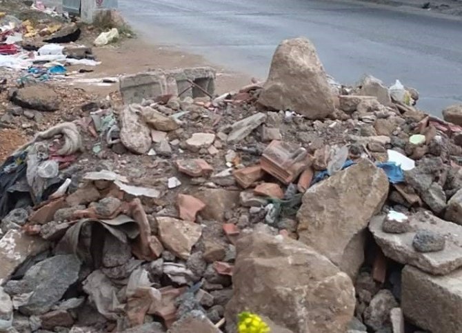 Konak Belediyesine Yol Tepkisi: "Çukurlardan Yolda Yürüyemez Olduk"