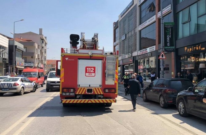 Telefonunun Çalındığını İddia Ederek Çatıya Çıktı