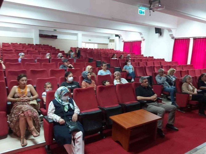 Köyceğiz’de “En İ̇yi Narkotik Polisi Anne” Semineri Düzenlendi