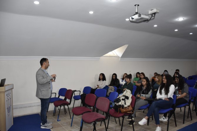 Köyceğiz’de Yüksekokul Öğrencilerine “Yaşlılarda Ayrımcılık” Semineri
