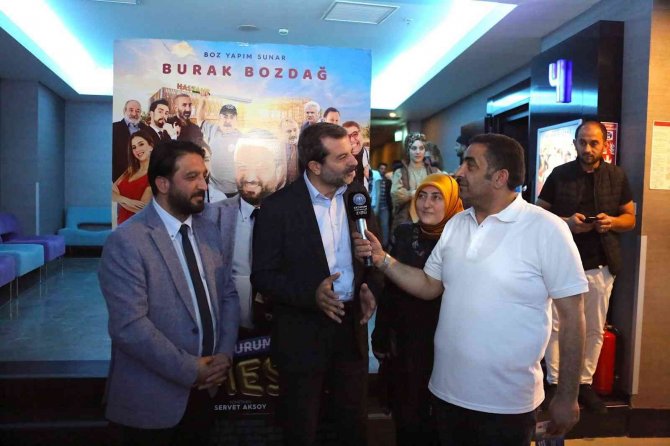 Gürsulullar Sinema Salonlarını Doldurdu