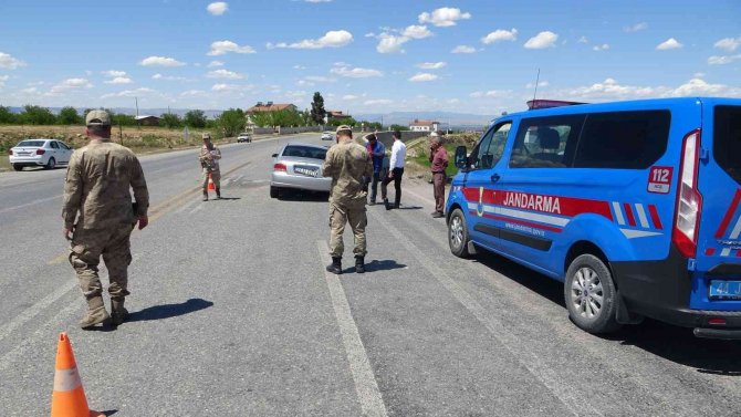 Feci Kazada Ağır Yaralanan Sürücü Kurtarılamadı