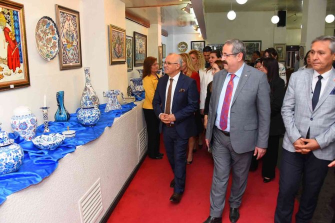 Salihli’de ‘Geçmişten Geleceğe’ Sergisi Açıldı