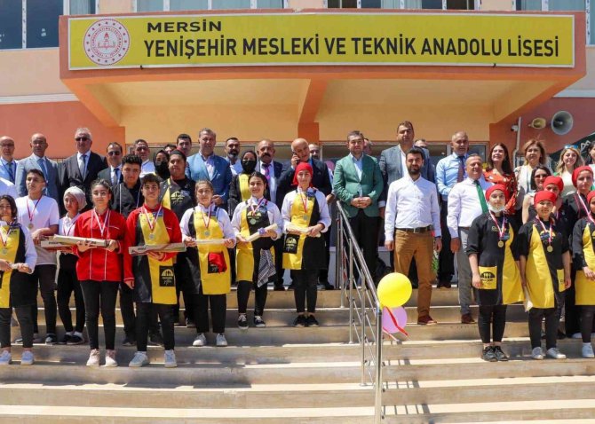 Mersin’de ’Geleceğin Şefleri Meslek Liseleri Yemek Yarışması’ Yapıldı