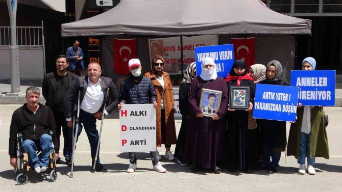 Muş’ta Bedensel Engellilerden Evlat Nöbetindeki Annelere Destek