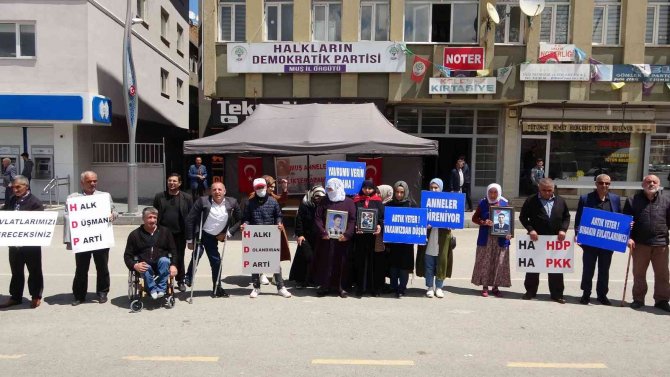 Muş’ta Bedensel Engellilerden Evlat Nöbetindeki Annelere Destek