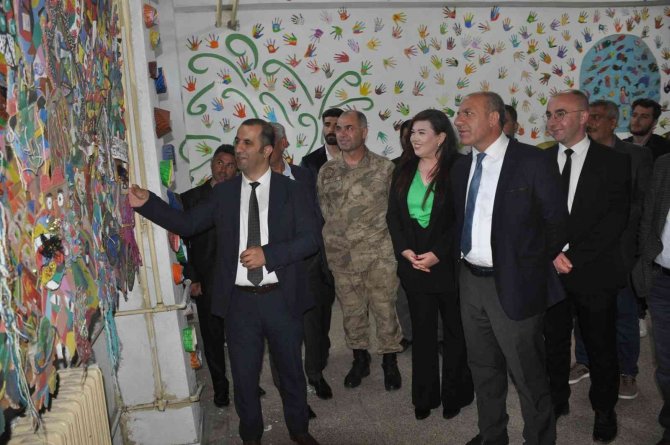 Bulanık’ta “Elmakaya’da Sanat Var” Resim Sergisi