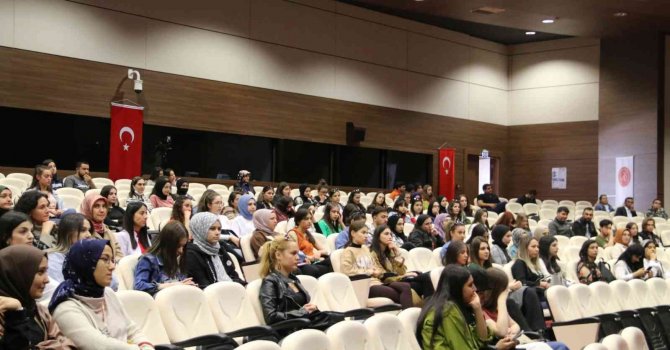 Nevü’de “Alışveriş Bağımlılığı” Semineri Düzenlendi