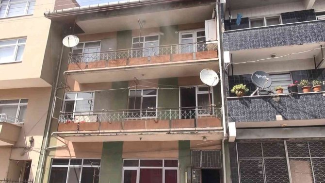 3 Yaşındaki Çocuğun Çakmakla Oyunu Evi Kül Etti
