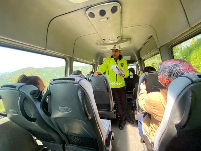 Trafik Haftası’nda Vatandaş Ve Öğrencilere Eğitim Verildi