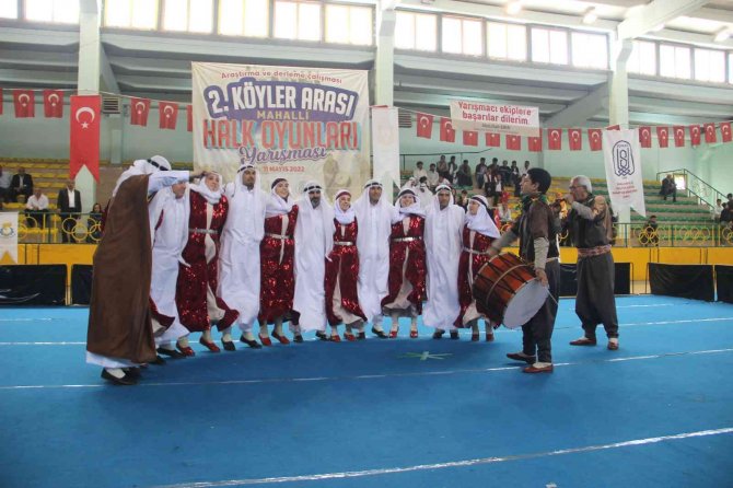 Şanlıurfa’da Köyler Arası Halk Oyunları Yarışması Renkli Görüntülere Sahne Oldu