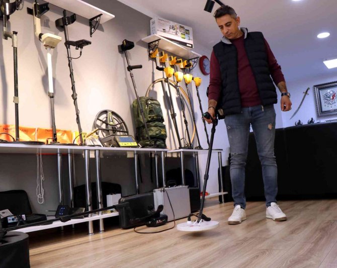 Dedektör İle Sahillerde Altın Arayacaklar Dikkat