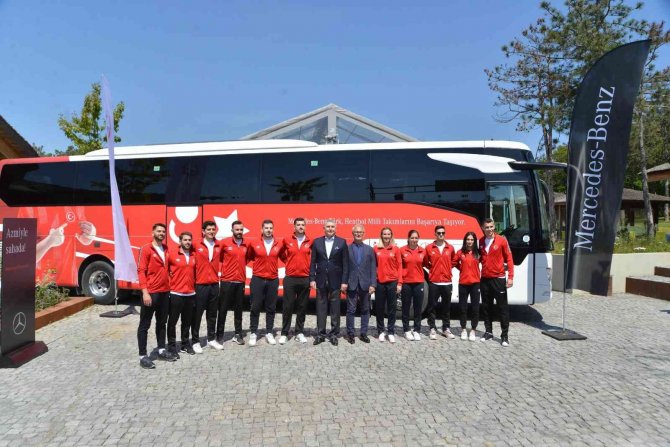 Mercedes-benz Türk’ten Hentbola Destek