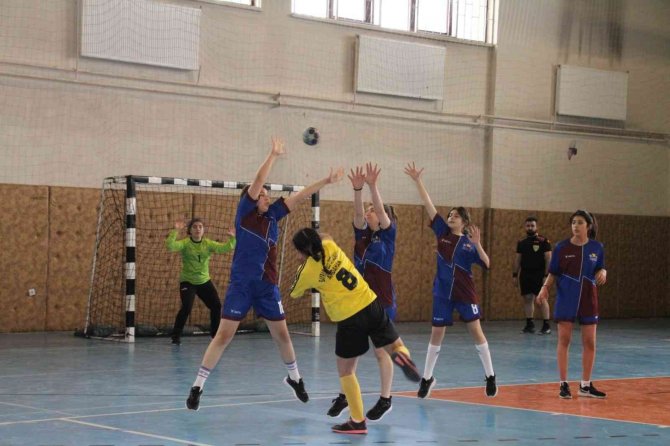 Anali̇g’de Hentbol Heyecanı