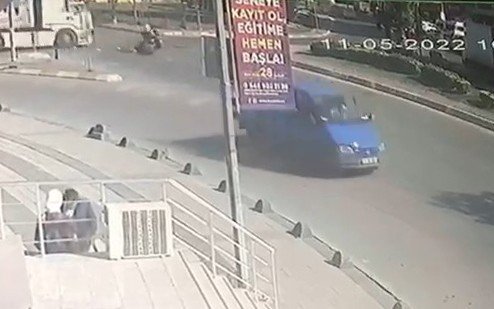 Sultanbeyli’de Hafriyat Kamyonu Yunus Polislerine Çarptı: 1 Polis Şehit, 1 Polis Yaralı
