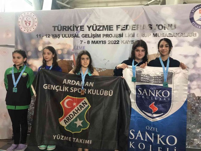 Sanko Okullarının Yüzme Başarısı