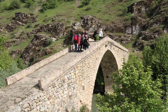 Terörden Temizlenen Şemdinli’ye Ziyaretçi Akını