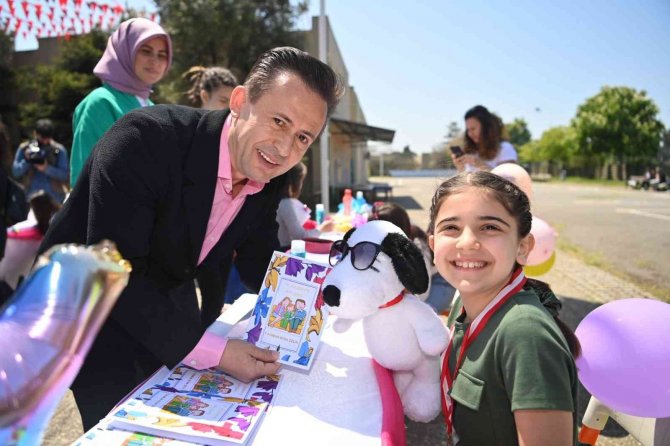 Çocuk Yazarlar İmza Gününde Buluştu