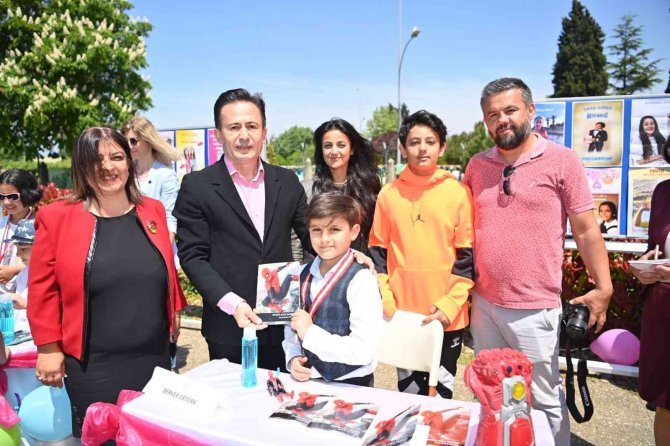 Çocuk Yazarlar İmza Gününde Buluştu