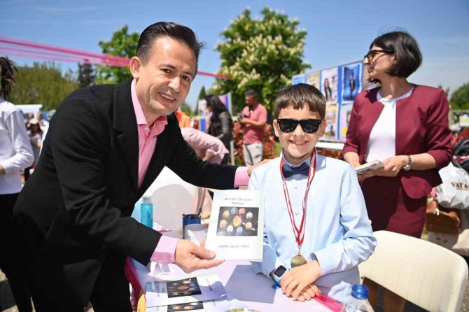 Çocuk Yazarlar İmza Gününde Buluştu