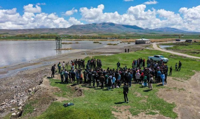 Vanlı Öğrenciler Kuş Gözlemi Yapıp Bilgilendirildi