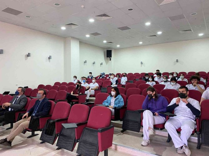 Zbeü’de Tütün Bağımlılığıyla Mücadele Konferansı Düzenlendi