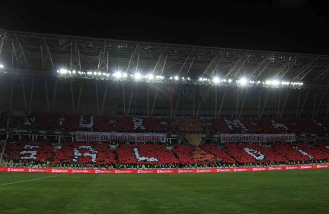 Sivasspor Taraftarlarından Muhteşem Koreografi