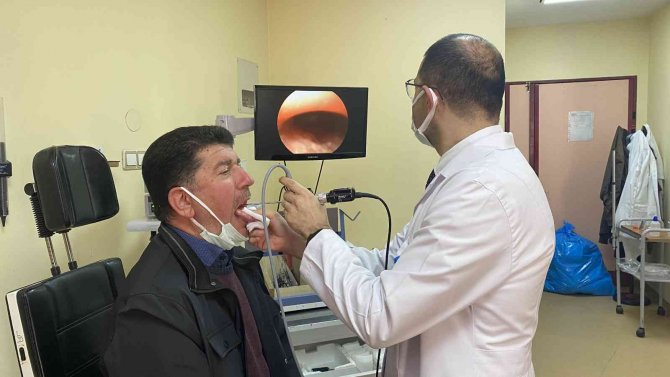 Ses Kısıklığı Şikayetiyle Gittiği Hastanede Gırtlak Kanseri Olduğu Ortaya Çıktı