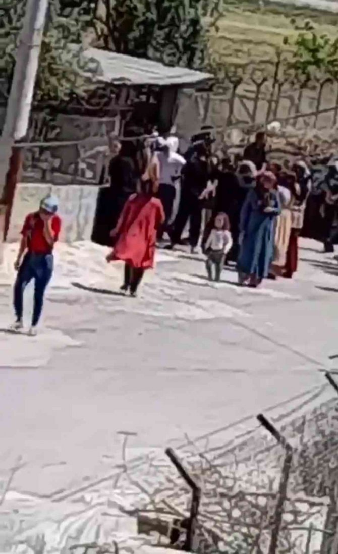 Oynarken Boynuna İp Dolanan Çocuk Hastanelik Oldu