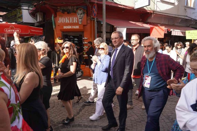Ayvalık’ta 11. Uluslararası Tiyatro Festivali Coşkusu