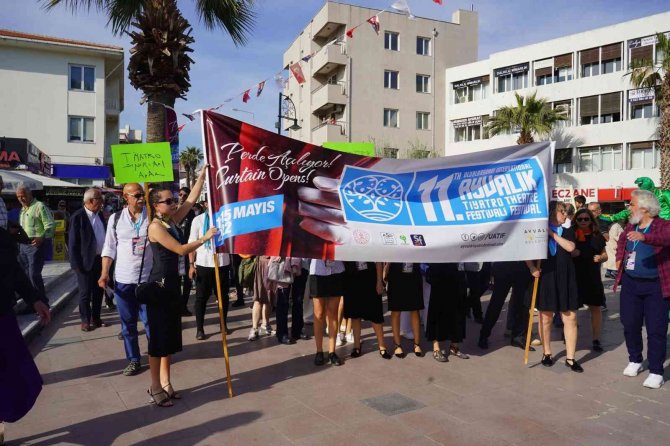 Ayvalık’ta 11. Uluslararası Tiyatro Festivali Coşkusu