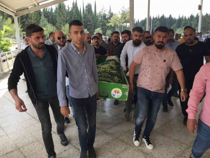 Öldürülen Ünlü Kadayıfçı Toprağa Verildi