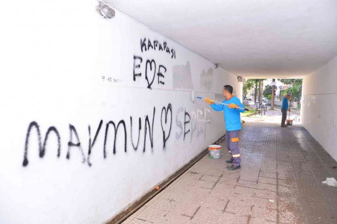 Alanya’da Alt Geçitler Temizleniyor
