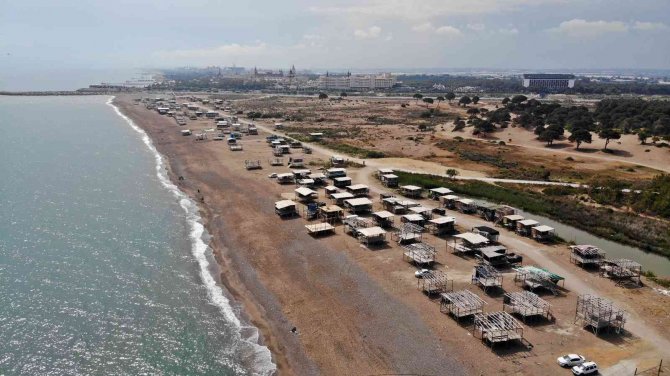 5 Yıldızlı Otellere Komşu Denize Sıfır Çardaklarda Yıkım Sessizliği