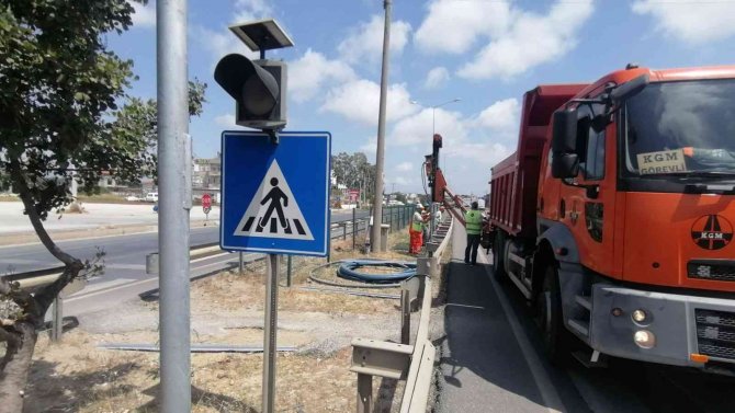 Sık Sık Kazaların Yaşandığı Yaya Geçidine ‘Bas-geç’li Çözüm