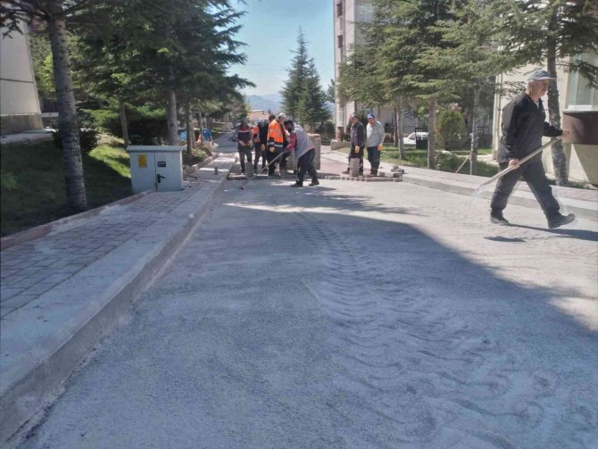 Pursaklar’da Yollar Nakış Nakış İşleniyor
