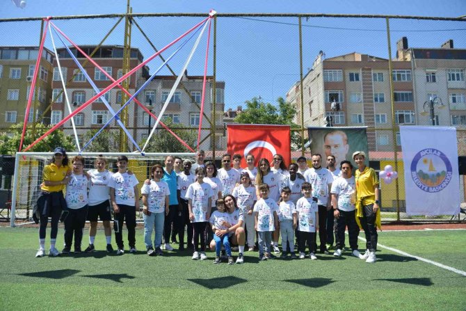 Engelli Vatandaşlarla Beşiktaş Kadın Futbol Takımı Survivor Yarışması Yaptı