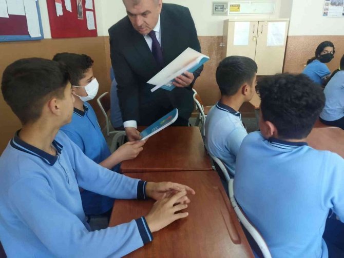 Aydın’da 116 Bin Kaynak Kitap Öğrencilere Dağıtıldı