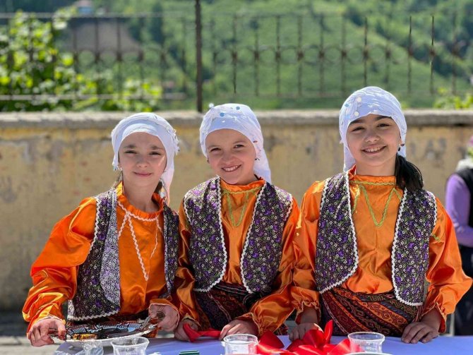 Öğrenciler Tubi̇tak 4006 İle Geleceğe Yürüyorlar