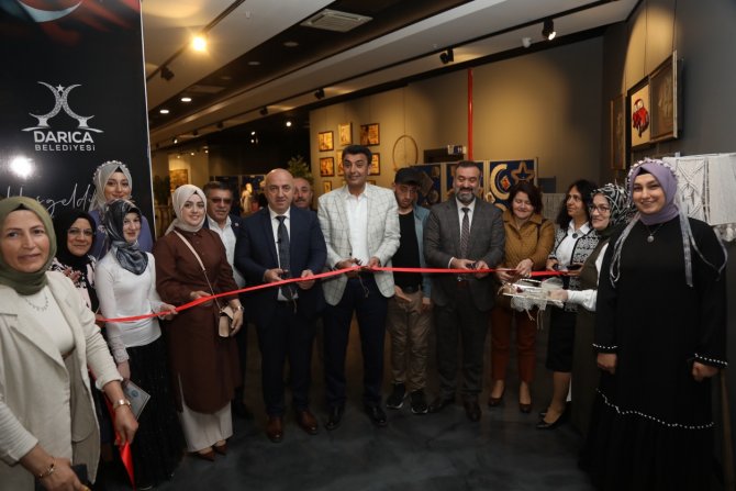 Darıca’da Kursiyerlerin El Emeği Ürünleri Sergileniyor